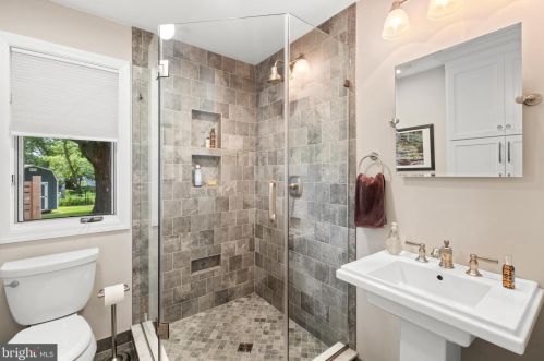 12 Beech Pl, West Deptford NJ 08096-3312 exterior