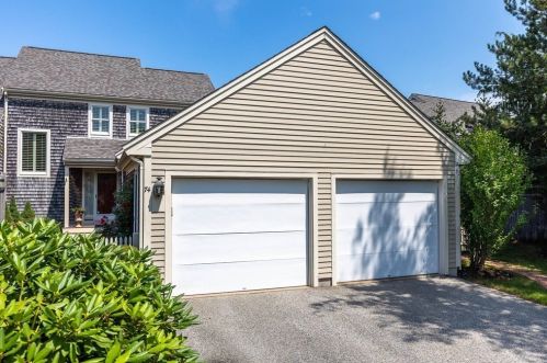 74 Holbeck Cor, Plymouth, MA 02360-8241