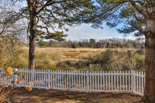 360 Windjammer Ln, Eastham MA 02642-3436 exterior