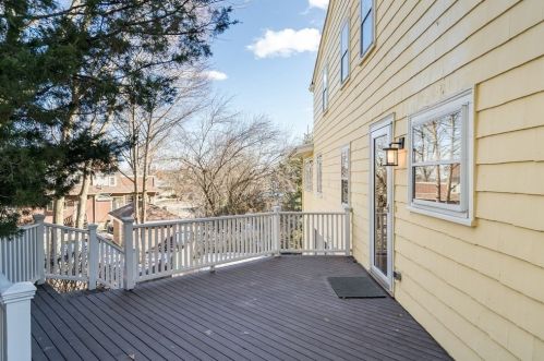 7 Monadnock Rd, Arlington MA 02476-8026 exterior