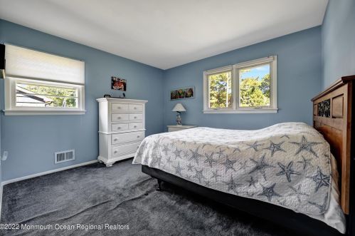 64 Reynolds Dr, Tinton Falls NJ 07724-2323 exterior