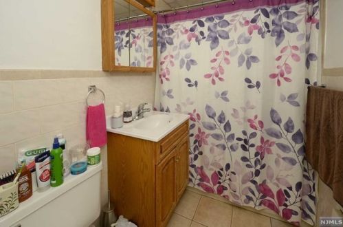 827 Main St, Belleville NJ  07109-3418 exterior