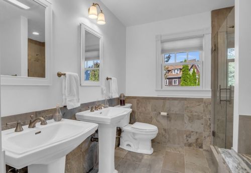 12 Baker Ave, Beverly MA 01915-3504 exterior