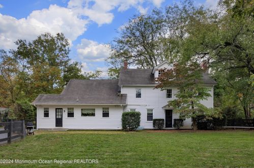 215 Silverside Ave, Little Silver NJ 07739-1713 exterior