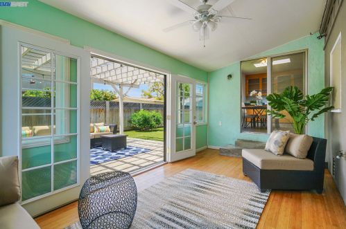 2165 Bradhoff Ave, San Leandro CA 94577-6119 exterior