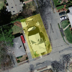 25 Chaske Ave, Newton MA 02466-1121 aerial view