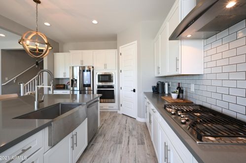 22029 33 Pl, Phoenix AZ 85018 exterior