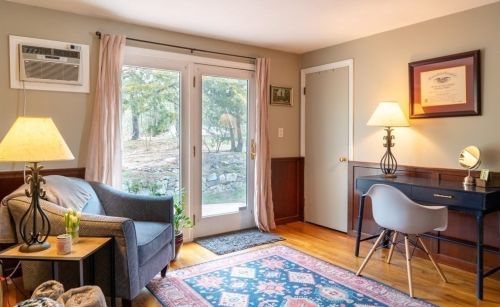 1088 Commercial St, Weymouth MA 02189-1632 exterior