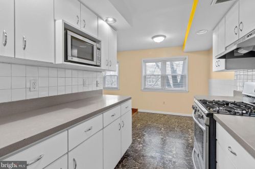 813 6 St, Philadelphia PA 19140-3327 exterior