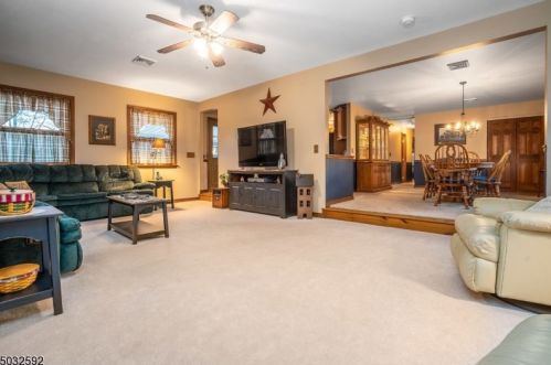 75 Dawn Rd, Milford NJ 08848-1112 exterior