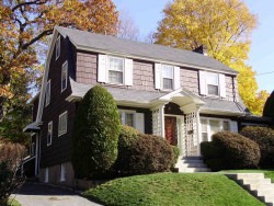 11 Mayflower Ter, Newton, MA 02461-1305