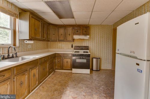 489 Hemlock Ter, West Deptford NJ 08096-2815 exterior