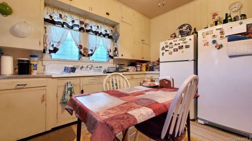 711 Piikoi St, Honolulu HI 96822-4029 exterior