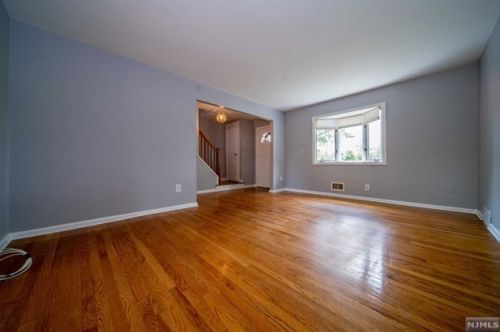 51 Margie Ave, Cresskill NJ  07626-1508 exterior