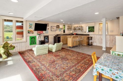 6 Chestnut Rd, Hingham MA 02043-1415 exterior