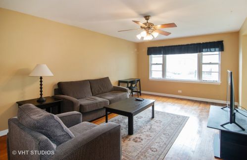 4221 Maple Ave, Forest View, IL 60402-4242