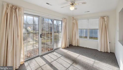 24 Lakebridge Dr, West Deptford NJ 08096-6718 exterior