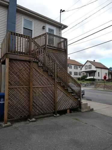 496 Nash Rd, New Bedford MA 02746-1827 exterior