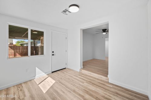 3937 Cypress St, Phoenix AZ 85006-1726 exterior