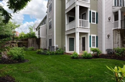 2 Village Dr, Quincy MA  02169-0939 exterior