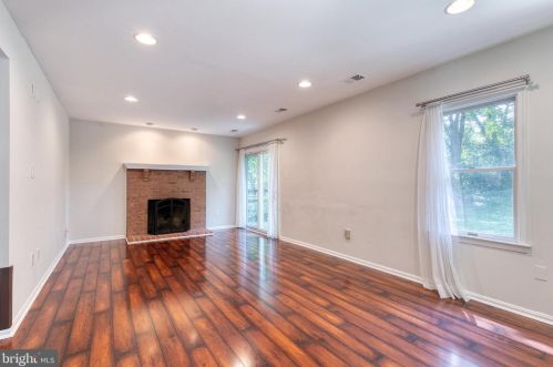 6645 Windsor Ct, Columbia MD 21044-4147 exterior