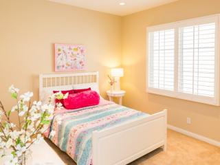 50 Gardenstone Path, Irvine CA  92620-3690 exterior