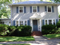 44 King St, Newton, MA 02466-1204