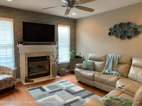 106 Brookfield Dr, Jackson Twp NJ 08527-4086 exterior