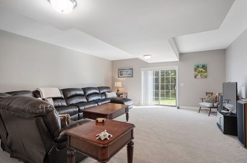 71 Pinetree Dr, Methuen MA 01844-1268 exterior