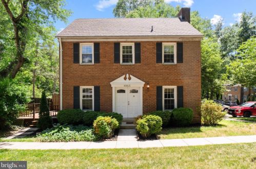 8983 Queen Maria Ct, Columbia MD  21045-2401 exterior