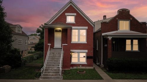 1331 Home Ave, Forest View, IL 60402-1239