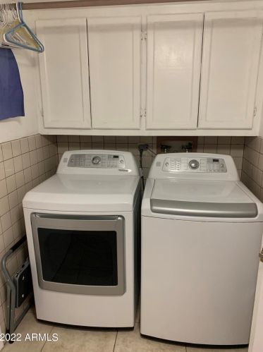 14052 Canterbury Dr, Phoenix AZ 85023-6211 exterior