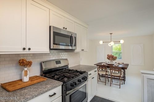 475 Water St, Williamstown MA  01267-2895 exterior