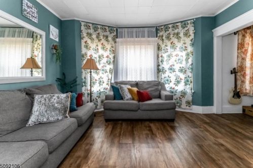 26 Ralph St, Belleville, NJ 07109-3111