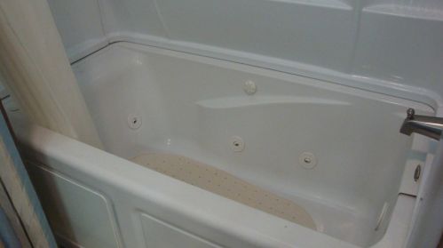 19 Metropolitan Park Ave, Seekonk MA 02771-4208 exterior