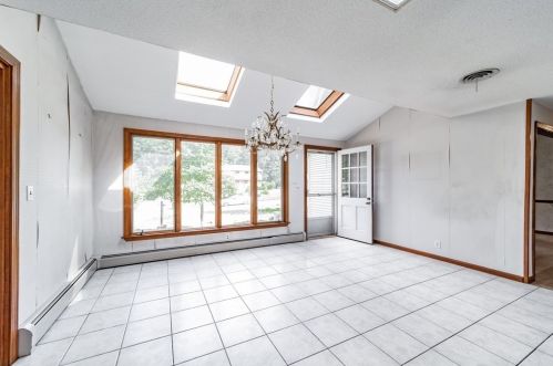 262 Steiger Dr, Montgomery, MA 01085-4934