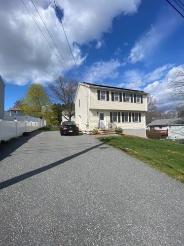 25 Pinehurst Ave, Dracut, MA 01826-3655