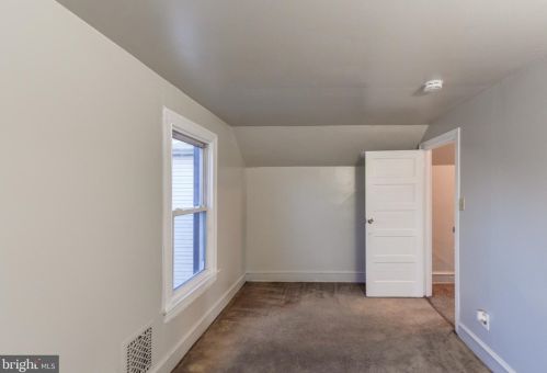 60 Barber Ave, West Deptford NJ  08096-2435 exterior