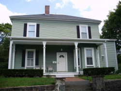 324 Central St, Newton, MA 02466-2204