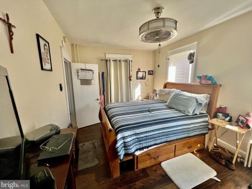 39 Harvard Ave, West Deptford NJ 08093-1808 exterior