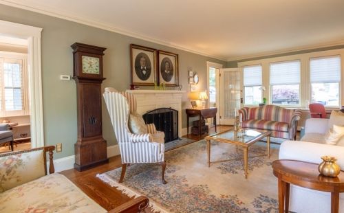 93 South St, Needham MA  02492-2704 exterior