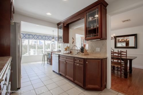 33 Sunnycrest Dr, Little Silver NJ 07739-1126 exterior