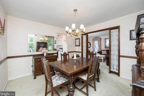 27 Rygate Ave, West Deptford NJ 08096-4218 exterior