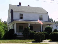 836 Watertown St, Newton, MA 02465-2139
