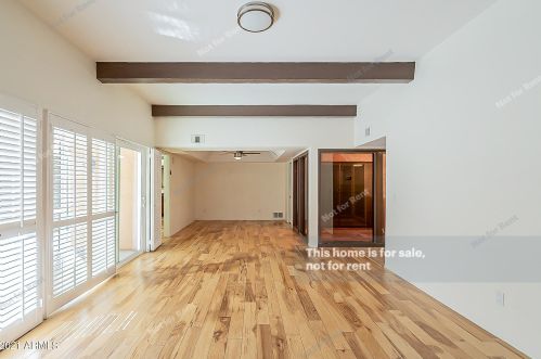 237 Denton Ln, Phoenix AZ 85014-2676 exterior