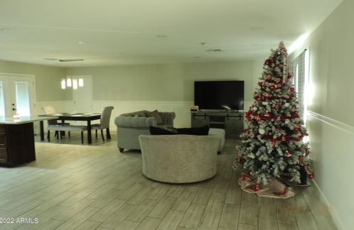 4001 61 St, Phoenix AZ 85033-1712 exterior