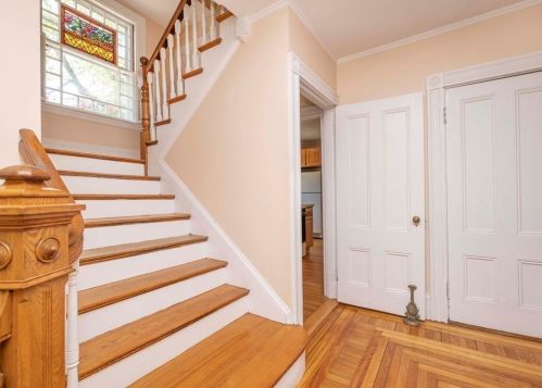 10 Hyde St, Newton MA 02461-1203 exterior