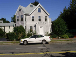 1053 Washington St, Newton, MA 02465-2117