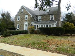 1 Herford Pl, Fernwood, PA 19050-2408