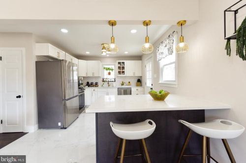 1102 Cumberland Ave, West Deptford NJ  08096-3041 exterior